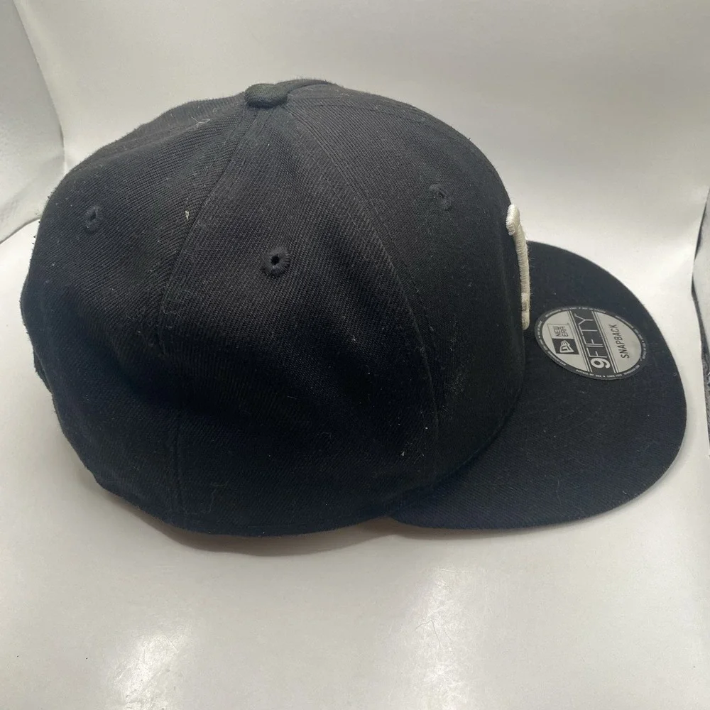 Los‎ Angeles Dodgers Hat Blackout New Era Black 9Fifty SnapBack Cleaned VGC - Picture 7 of 10
